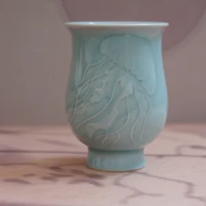 龙泉青瓷水母郁金香杯