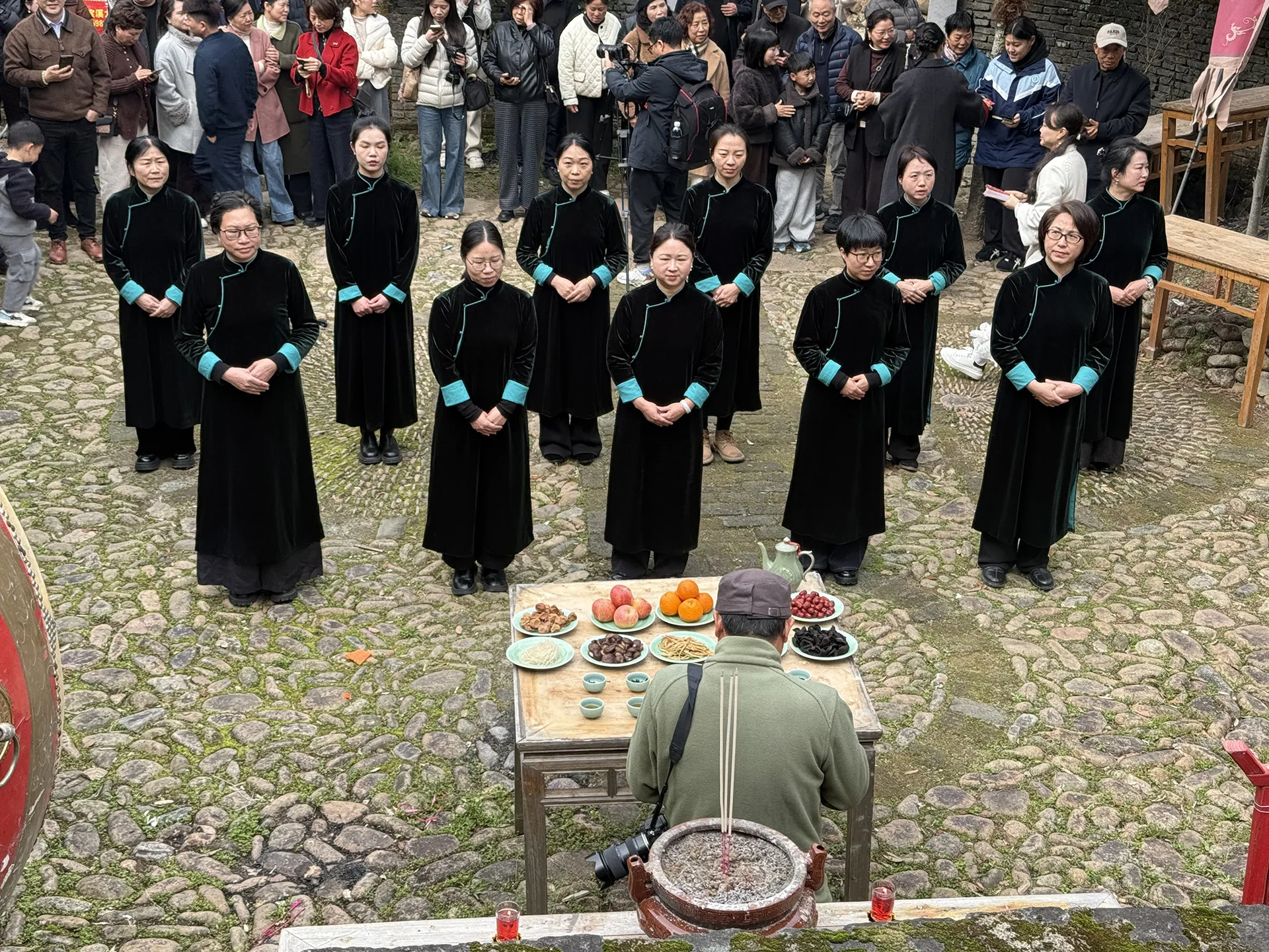 In the Depths of the Kiln Fire, Celadon as Ever | Lumen Naturae’s Longquan Kiln-Opening Pilgrimage