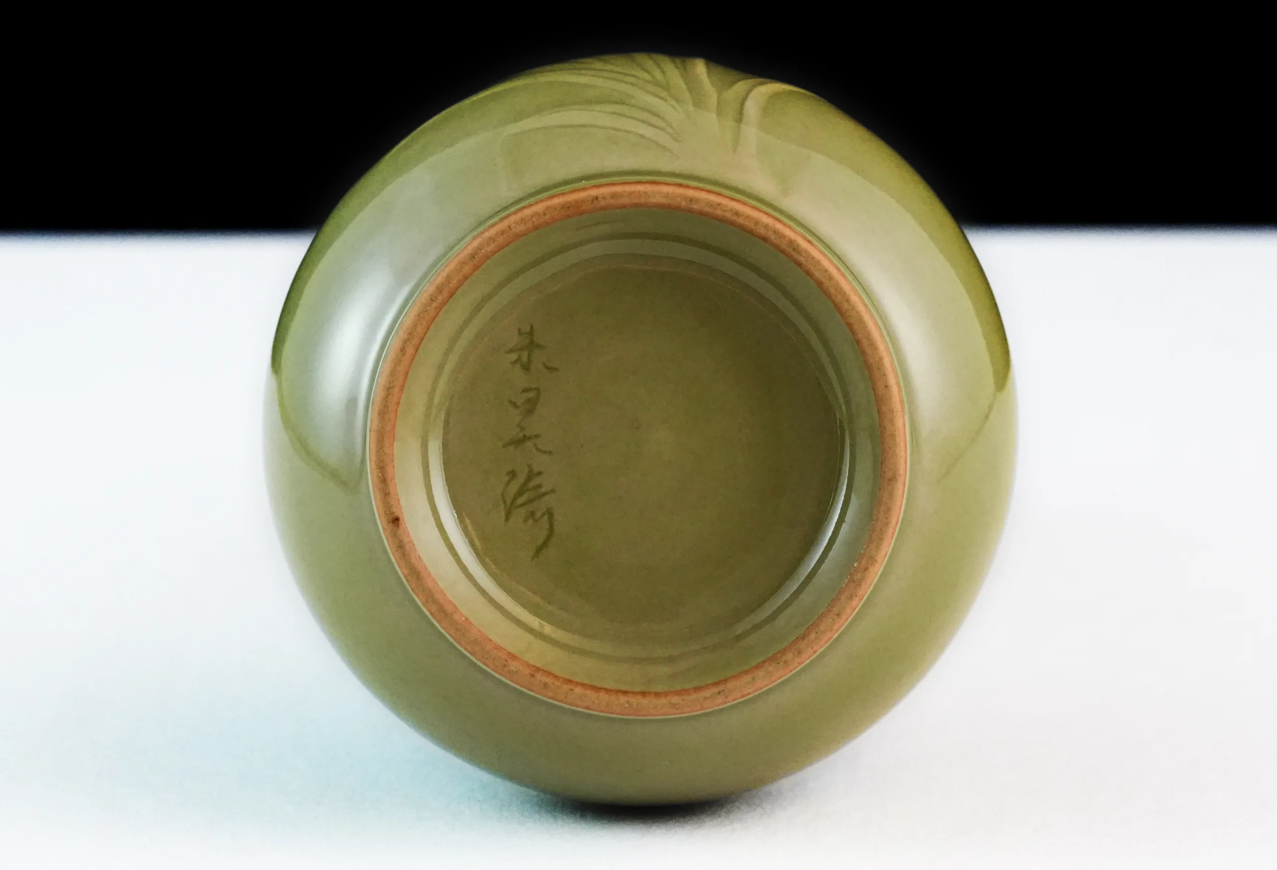 Longquan Celadon · Secret-Color Orchid Small Gallbladder Vase - Image 4