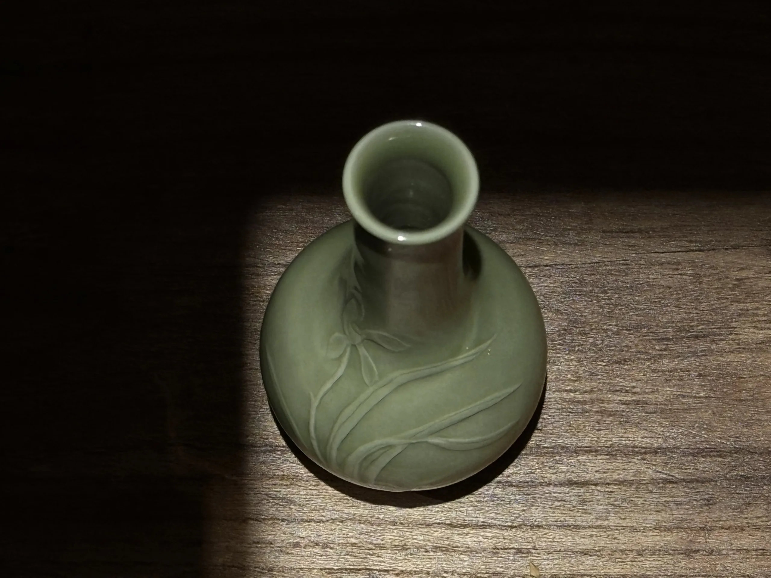 Longquan Celadon · Secret-Color Orchid Small Gallbladder Vase - Image 5