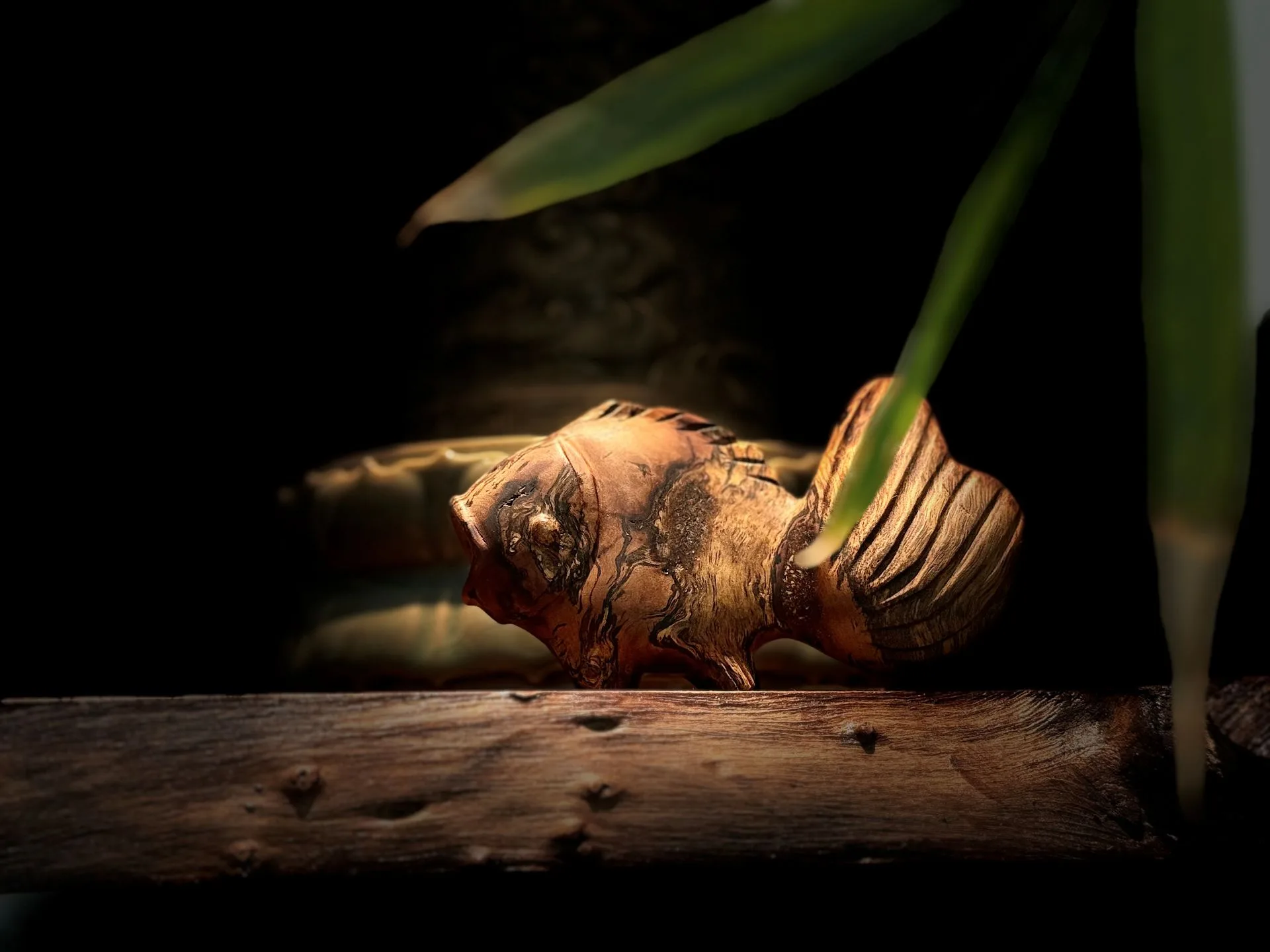 Red Toon Wood Little Fish Hand Piece - Image 3